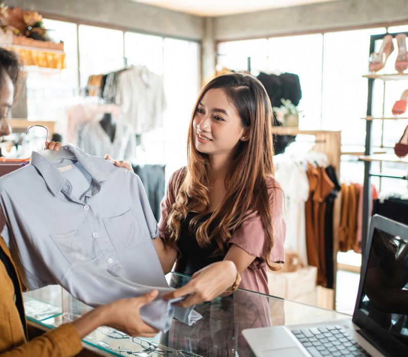 customer making retail return